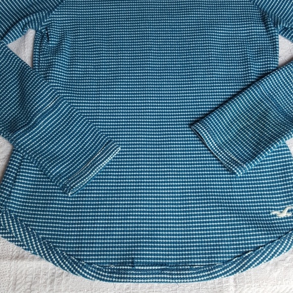 Hollister blue and white stripe long sleeve top - Picture 2 of 3